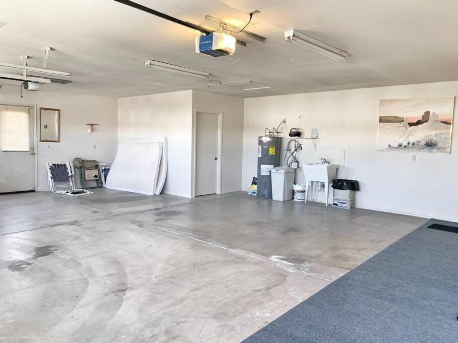 Desert Getaway - Centrally Located, Trail Access Steps Away! 레이크 하바슈 시티 외부 사진