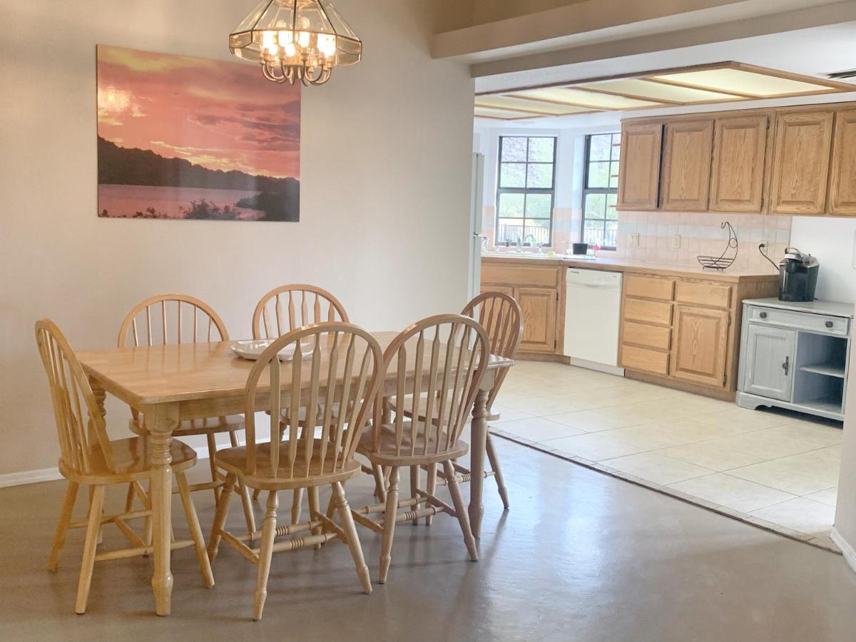 Desert Getaway - Centrally Located, Trail Access Steps Away! 레이크 하바슈 시티 외부 사진