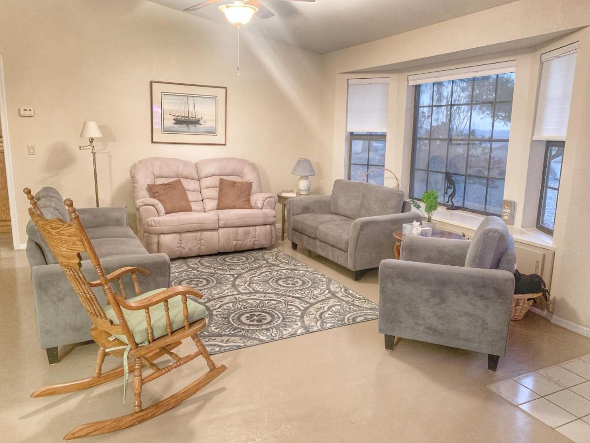 Desert Getaway - Centrally Located, Trail Access Steps Away! 레이크 하바슈 시티 외부 사진